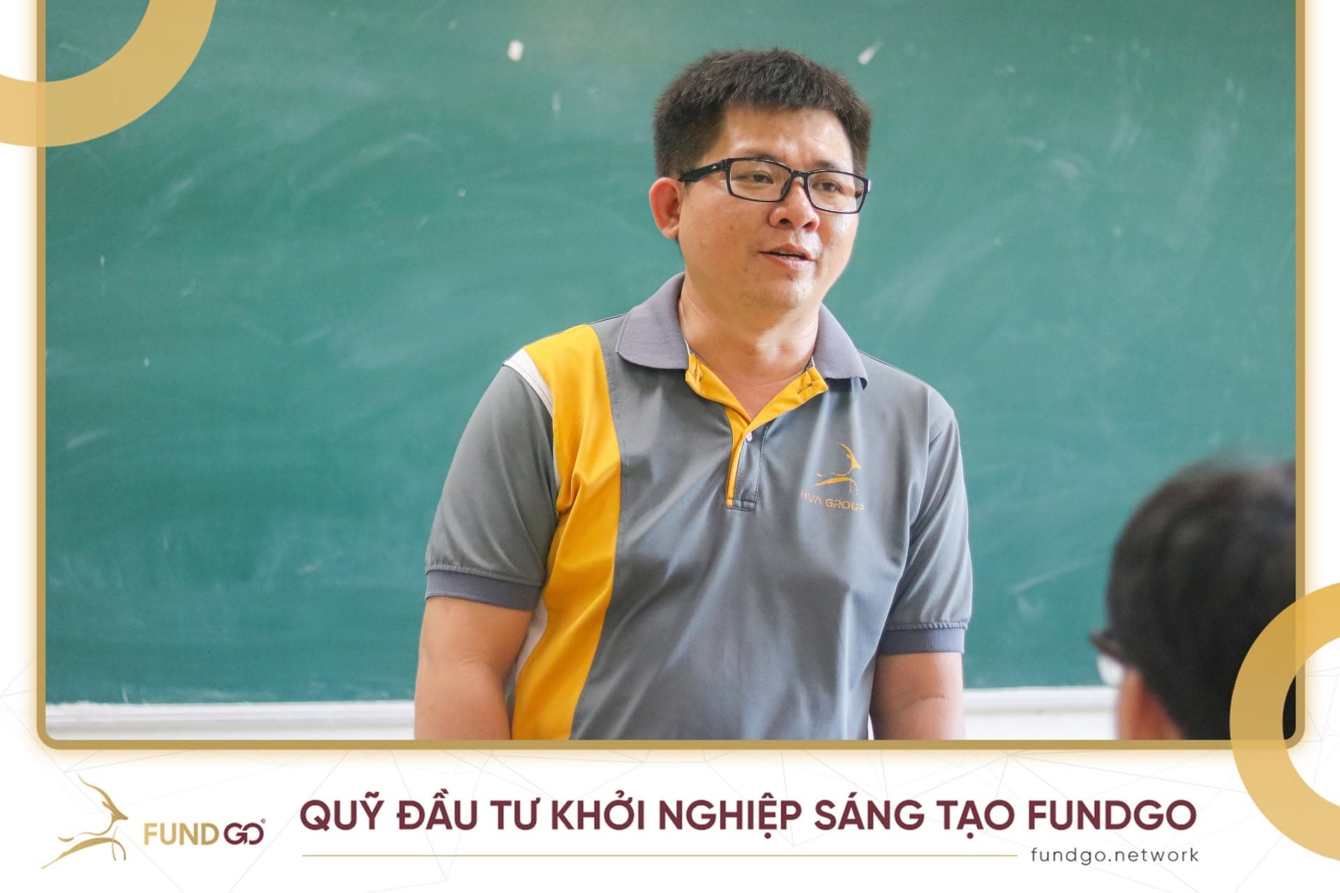 Thuyết trình tại buổi đào tạo chuyên đề
